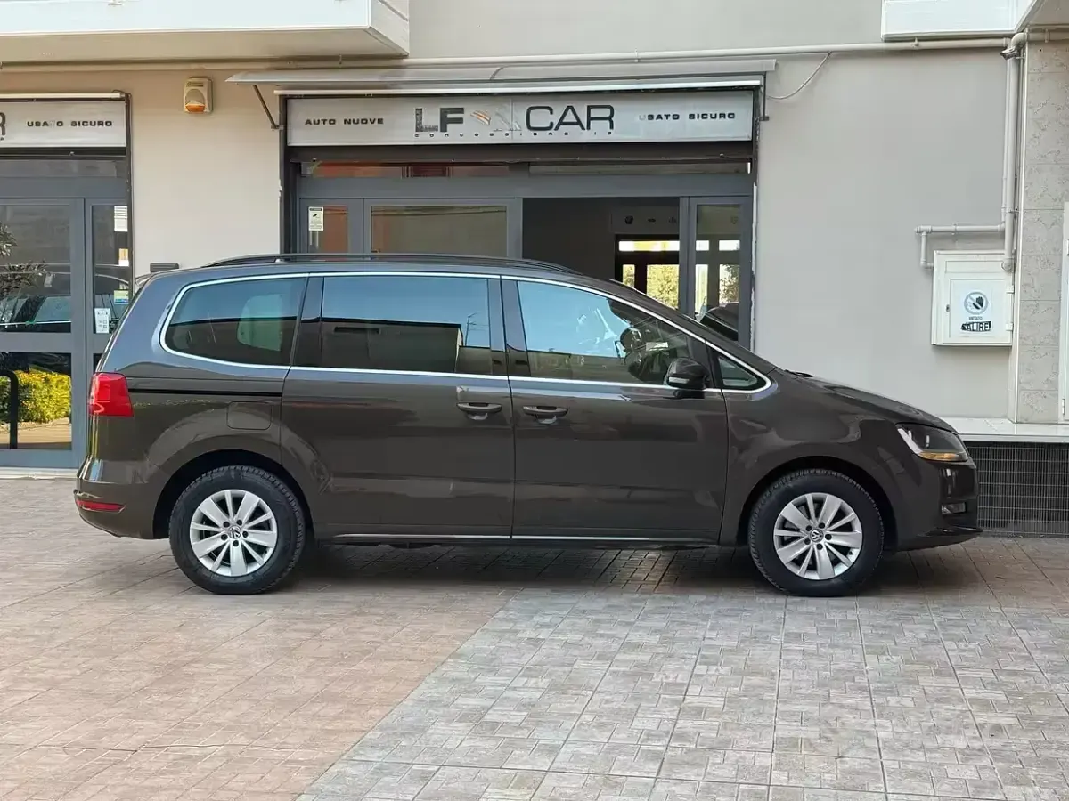 Usata VW Sharan Comfortline 140 CV (102 kW) 2014 Marrone Monovolume