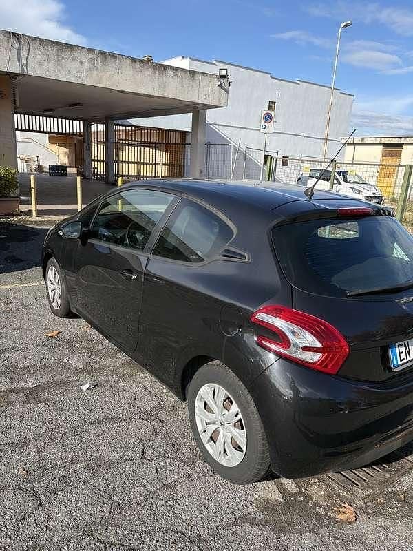 Usata Peugeot 208 82 CV (60 kW) 2012 Utilitaria