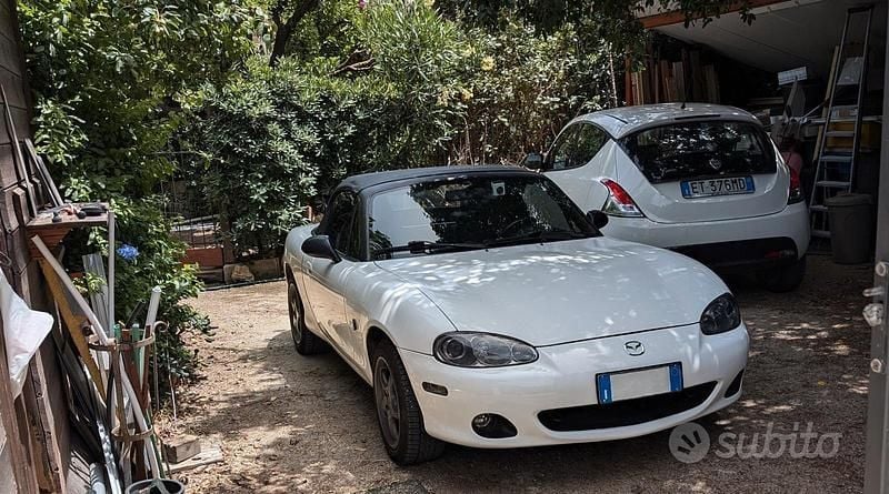 Usata Mazda MX5 110 CV (80 kW) 2001 Bianco Cabrio