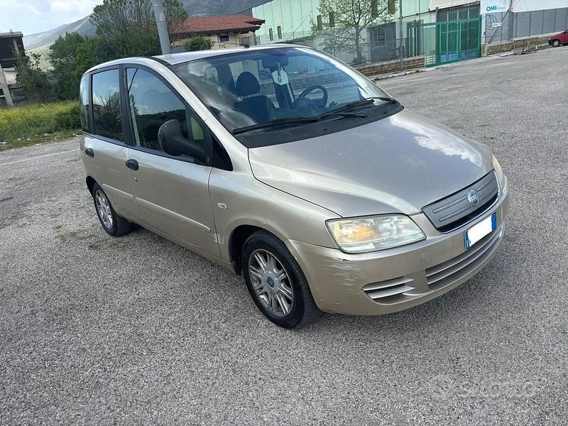 Usata Fiat Multipla Emotion 120 CV (88 kW) 2007 Grigio Monovolume