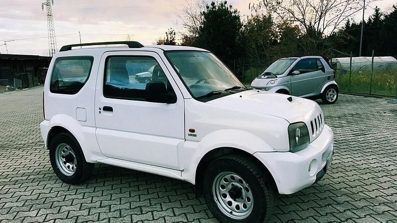 Bianco Usata 2005 Suzuki Jimny SUV | 7300 € (Buon prezzo) - Immagine 1/4