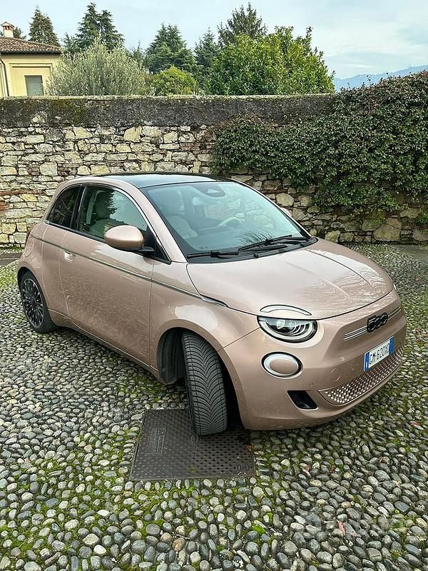 Usata Fiat 500e La Prima 42 kW (58 CV) 2023 Utilitaria