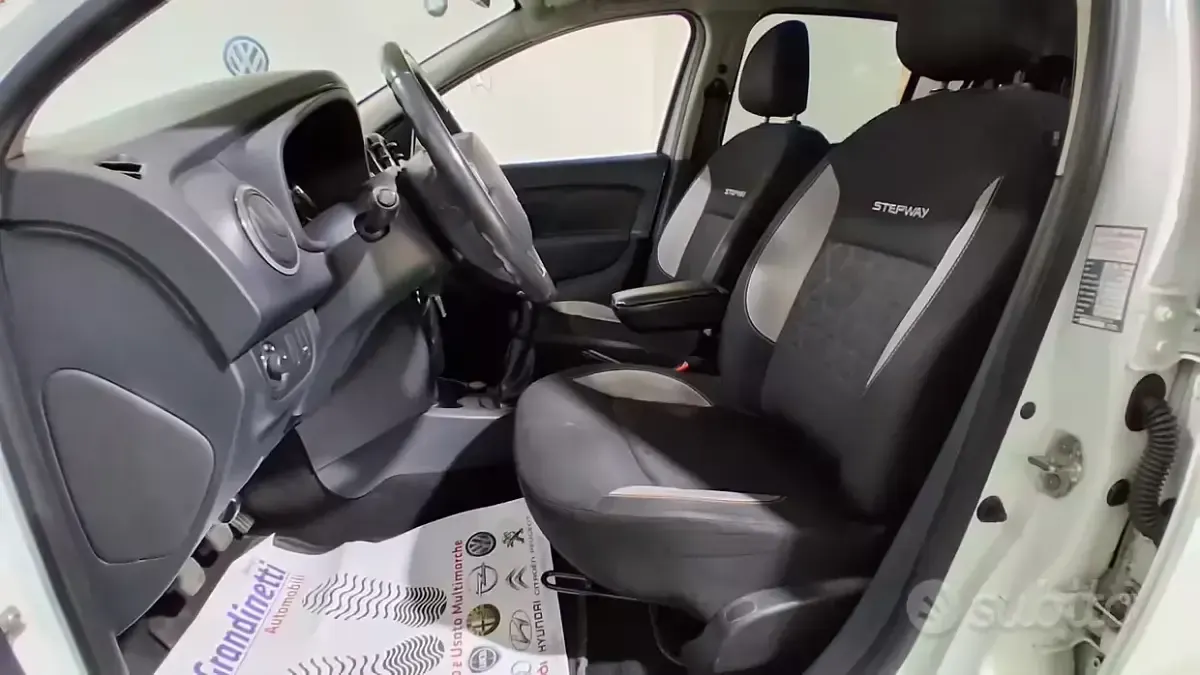 Usata Dacia Sandero Stepway 90 CV (66 kW) 2016 Bianco Utilitaria