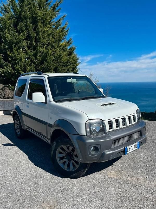 Usata Suzuki Jimny 2015 Bianco SUV