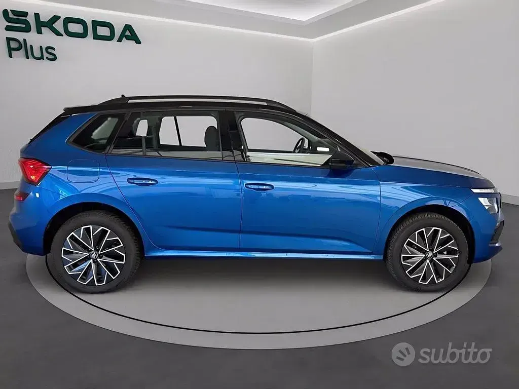 Usata Skoda Kamiq 150 CV (110 kW) 2025 Blu race tetto nero metalizzat SUV