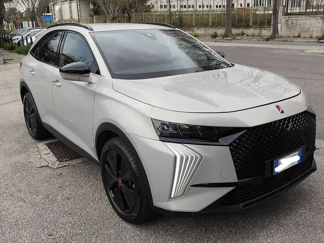Usata DS Automobiles DS7 Crossback Performance 131 CV (96 kW) 2023 Argento SUV
