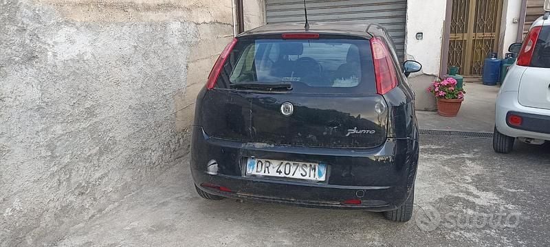 Usata Fiat Grande Punto 75 CV (55 kW) 2007 Nero Utilitaria