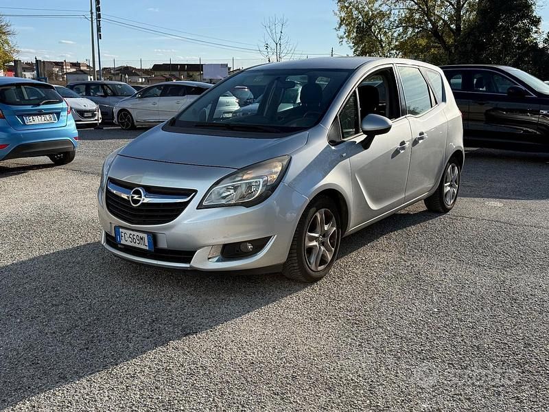 Usata Opel Meriva 120 CV (88 kW) 2016 Grigio Monovolume