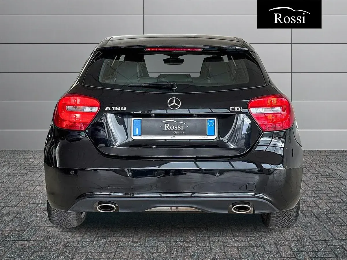 Usata Mercedes A180 109 CV (80 kW) 2013 Grigio chiaro Berlina