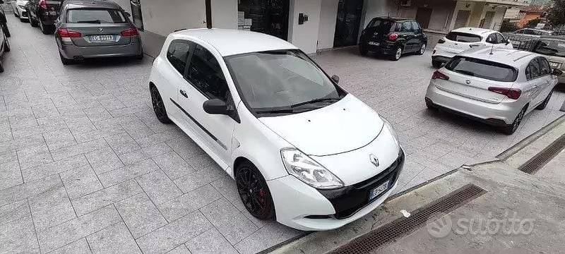 Usata Renault Clio R.S. R.S. 203 CV (149 kW) 2010 Bianco Utilitaria