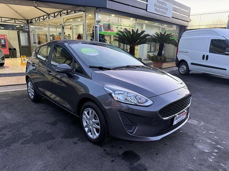 Usata Ford Fiesta 75 CV (55 kW) 2019 Grigio Utilitaria