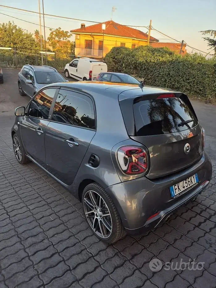 Usata Smart ForFour Brabus 109 CV (80 kW) 2017 Grigio Utilitaria