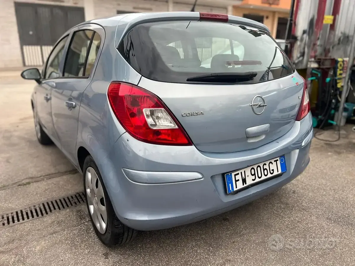 Usata Opel Corsa 80 CV (58 kW) 2009 Blu Utilitaria
