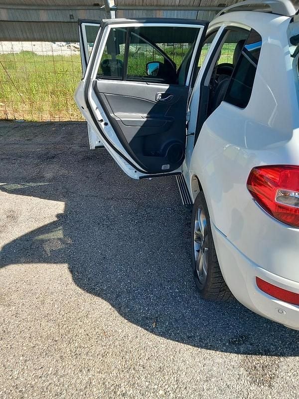 Usata Renault Koleos Luxe 150 CV (110 kW) 2012 Bianco SUV