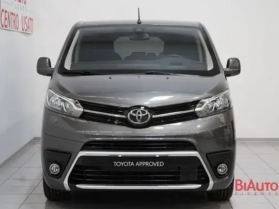 Usata Toyota Proace Verso Executive 120 CV (88 kW) 2021 Grigio Station wagon