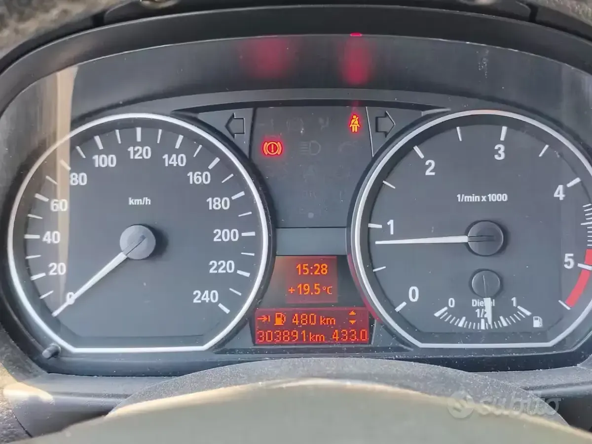 Usata BMW 118 2008 Nero Utilitaria