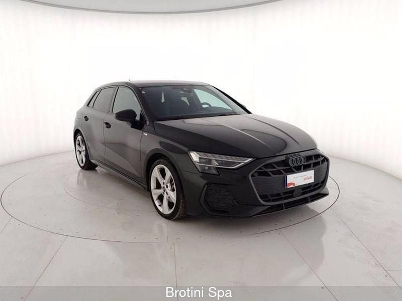 Usata Audi A3 S-Line 150 CV (110 kW) 2025 Nero metallizzato Utilitaria