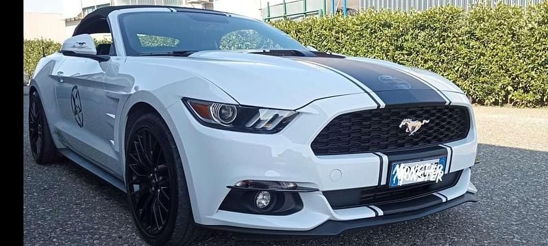Usata Ford Mustang Convertible 317 CV (233 kW) 2015 Cabrio