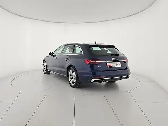 Usata Audi A4 Advanced Plus 163 CV (119 kW) 2024 Blu navarra metallizzato Station wagon
