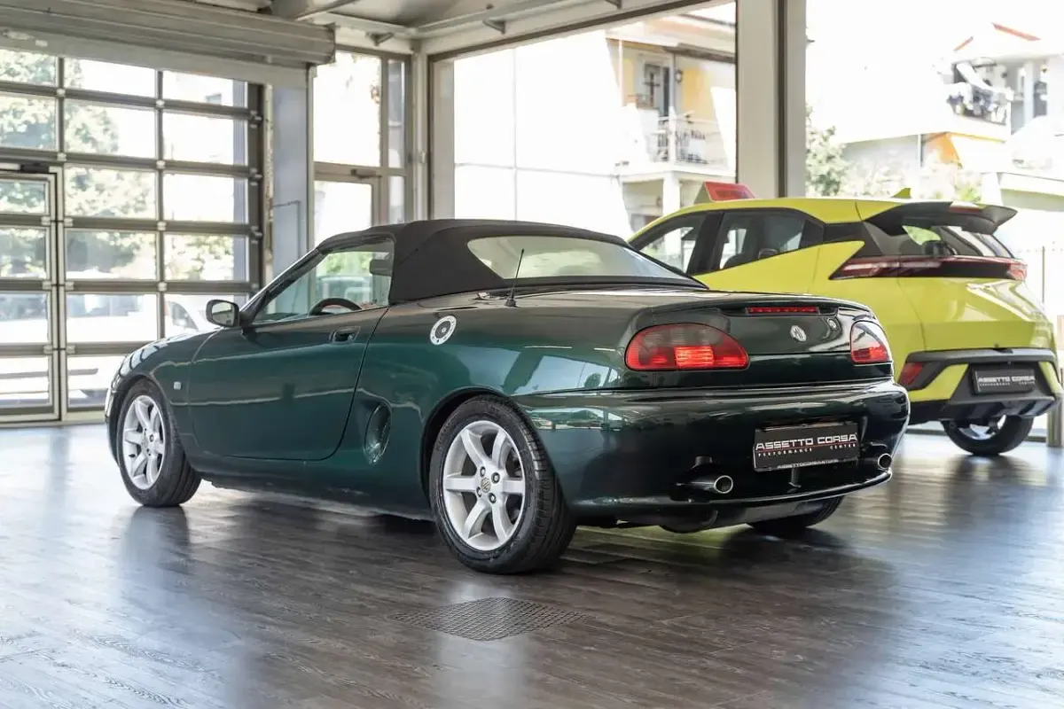 Usata MG F 120 CV (88 kW) 2000 Verde Cabrio