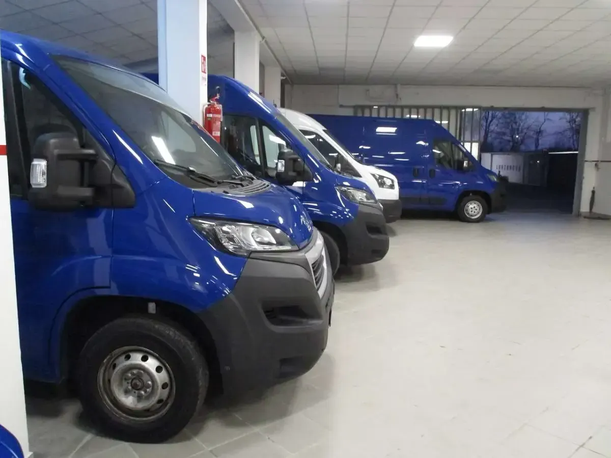 Occasion Peugeot Boxer 140 ch (102 kW) 2024 Bleue Van
