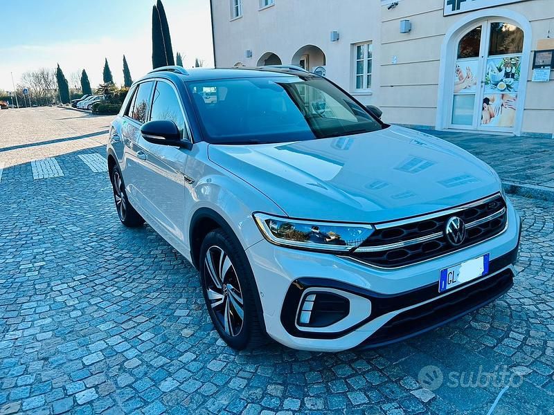 Usata VW T-Roc R-line 110 CV (80 kW) 2022 Grigio SUV