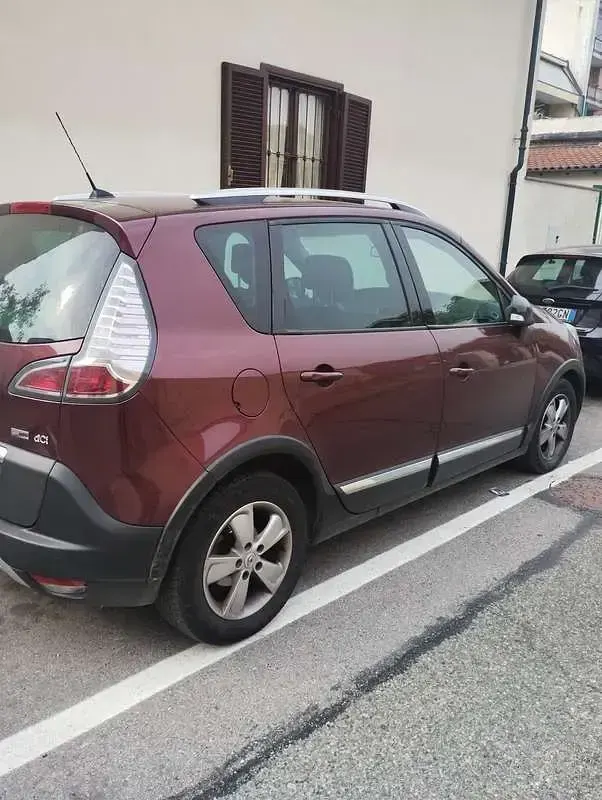 Usata Renault Scenic E-Tech 110 CV (80 kW) 2015 Marrone Monovolume