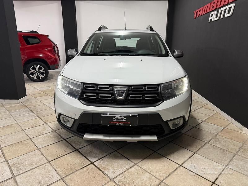 Usata Dacia Sandero Stepway 89 CV (65 kW) 2017 Bianco Berlina