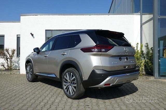 Nuova Nissan X-Trail Tekna+ 213 CV (156 kW) 2025 Verde SUV