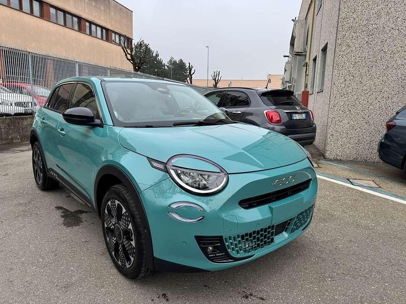 Nuova Fiat 600 La Prima 101 CV (74 kW) 2025 Blu/azzurro SUV