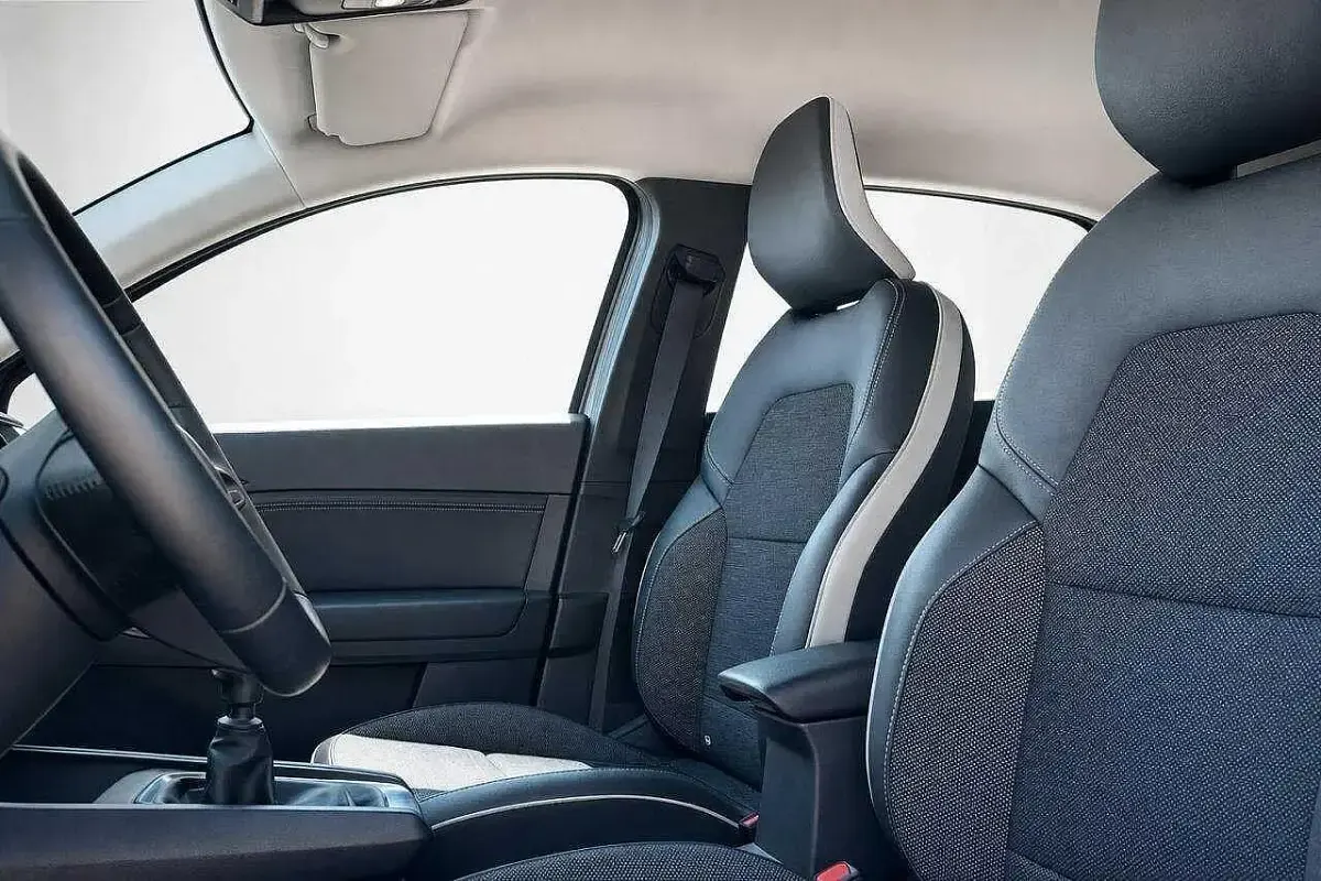 Usata Renault Captur Techno 100 CV (73 kW) 2023 Grigio SUV