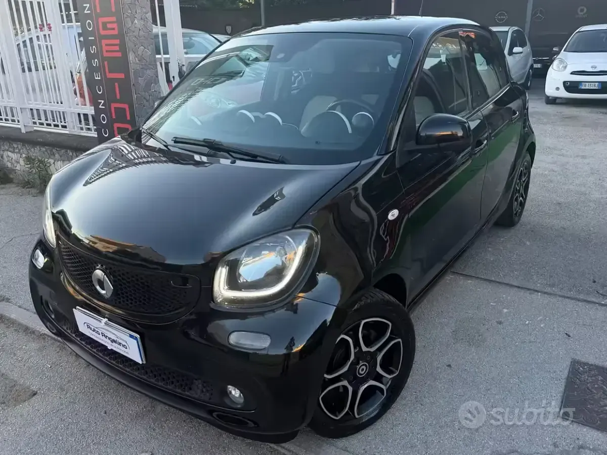 Usata Smart ForFour Passion 71 CV (52 kW) 2015 Nero Utilitaria