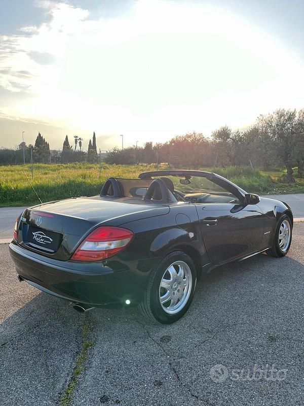 Usata Mercedes SLK200 163 CV (119 kW) 2005 Nero Cabrio