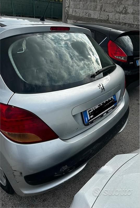 Usata Peugeot 207 73 CV (53 kW) 2011 Grigio Utilitaria