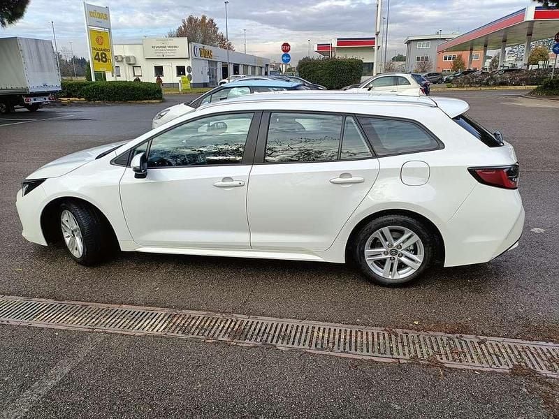 Bianco Usata 2022 Toyota Corolla Business Edition Station wagon | 11.900 € (Super prezzo) - Immagine 1/4