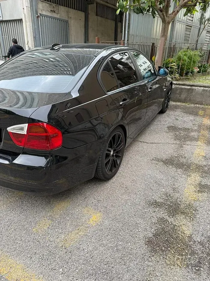 Usata BMW 320 177 CV (130 kW) 2007 Nero Berlina