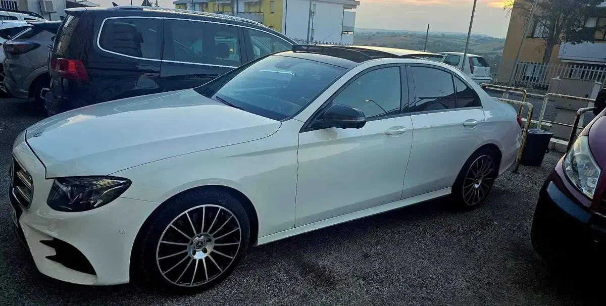 Usata Mercedes E220 Exclusive 194 CV (142 kW) 2019 Berlina