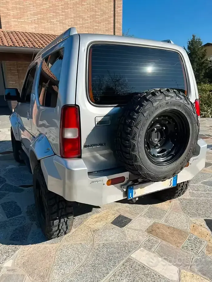 Begagnad Suzuki Jimny 65 HK (47 kW) 2006 Grå SUV
