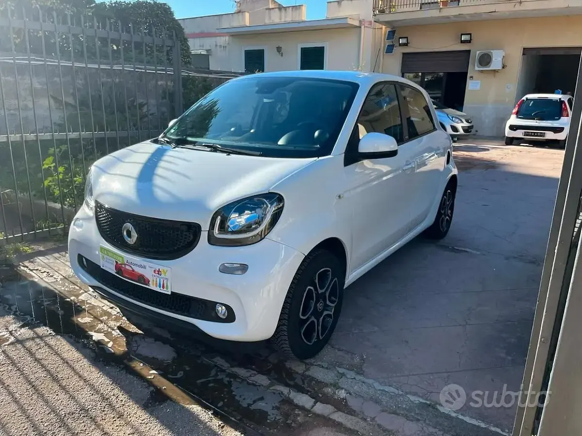 Usata Smart ForFour Passion 71 CV (52 kW) 2018 Bianco Utilitaria