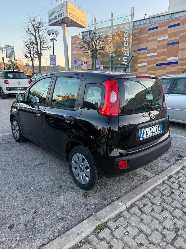 Usata Fiat Panda Lounge 69 CV (50 kW) 2017 Nero Utilitaria