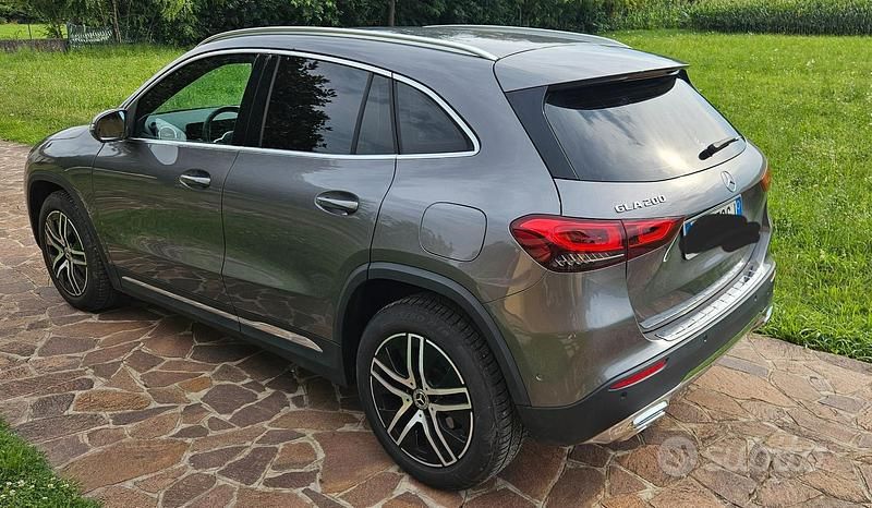 Usata Mercedes GLA200 163 CV (119 kW) 2021 Grigio SUV