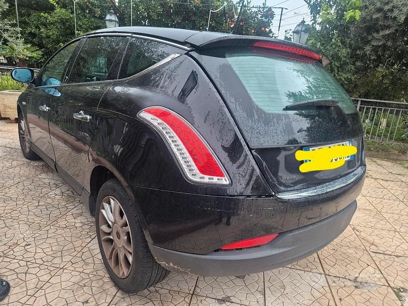 Usata Lancia Delta 120 CV (88 kW) 2010 Nero Utilitaria