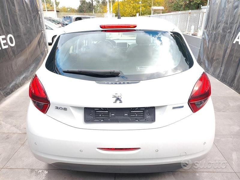 Usata Peugeot 208 Allure 75 CV (55 kW) 2016 Bianco Utilitaria