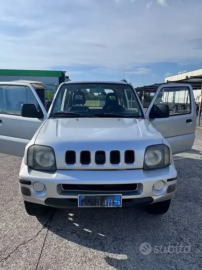 Usata Suzuki Jimny 82 CV (60 kW) 2002 Grigio SUV