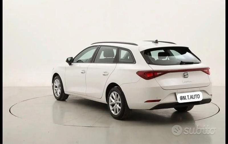 Usata Seat Leon Business 116 CV (85 kW) 2022 Bianco Station wagon