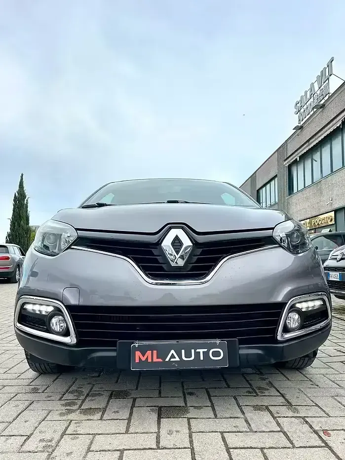 Usata Renault Captur Zen 90 CV (66 kW) 2016 Grigio SUV
