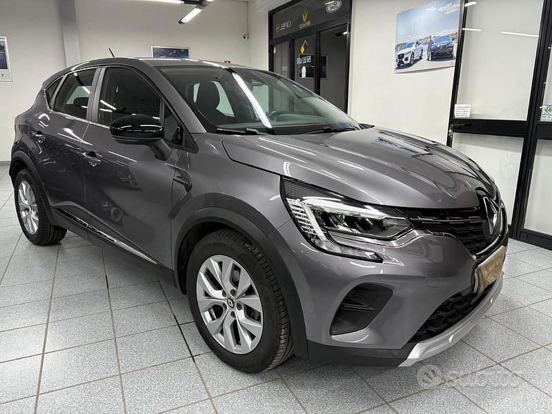 Usata Renault Captur 117 CV (86 kW) 2021 Grigio SUV