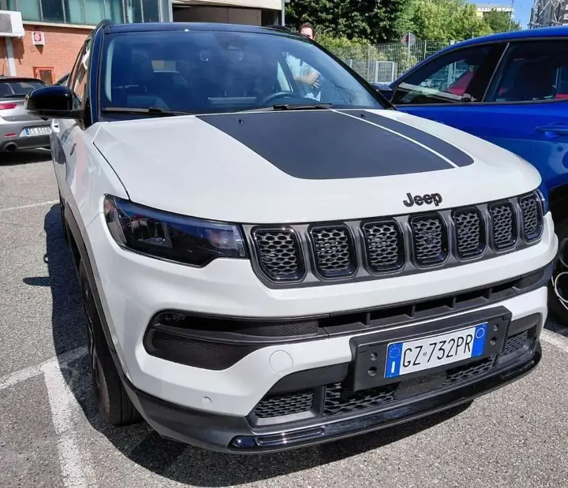 Usata Jeep Compass North 241 CV (177 kW) 2025 Bianco / pastello SUV