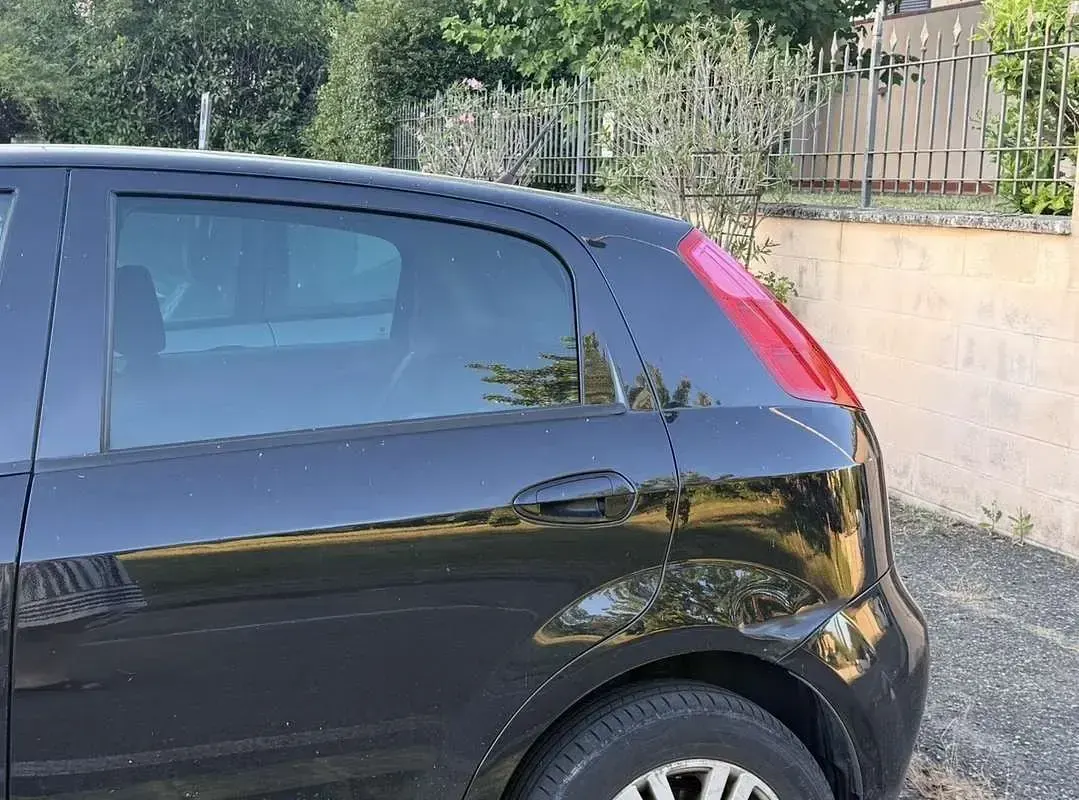 Usata Fiat Grande Punto 77 CV (56 kW) 2018 Nero Utilitaria