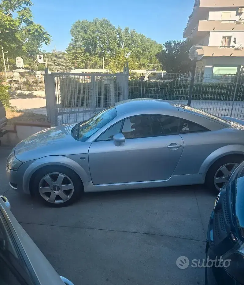 Usata Audi TT 179 CV (131 kW) 1999 Grigio Coupé